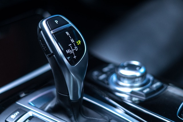 BMW의 전자식 기어 변속기 사진