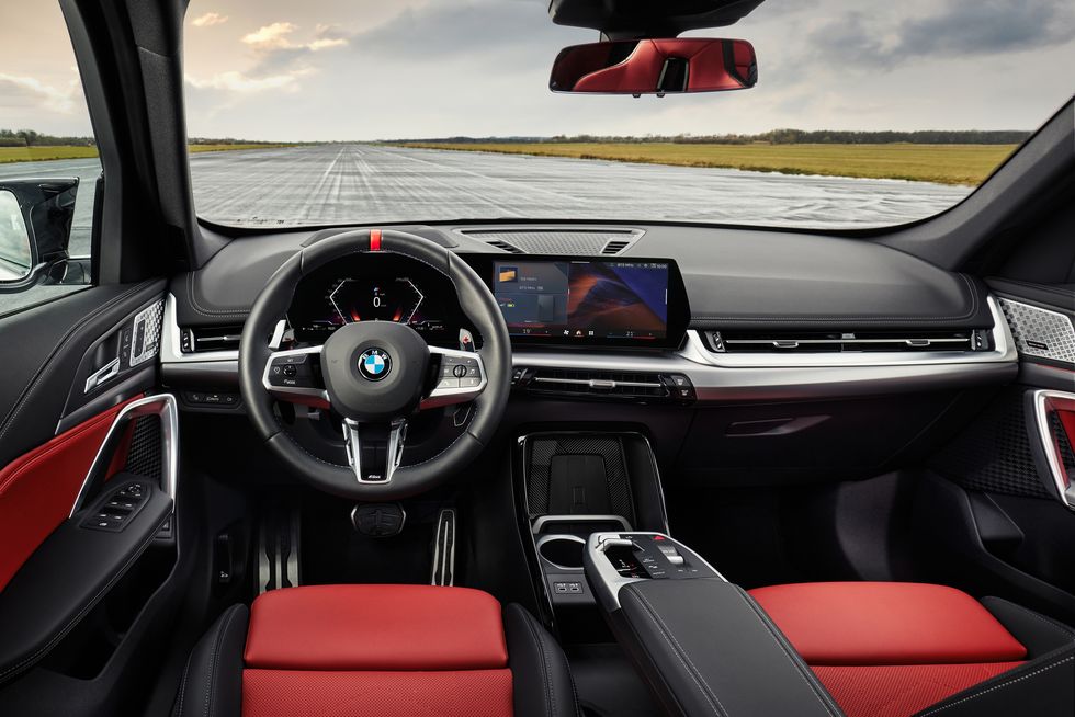 BMW X1 M35i xDrive 1열 실내 사진